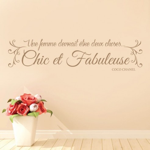Sticker une femme devrait être deux choses - coco chanel