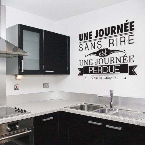 Sticker citation une journée sans rire est une journée perdue