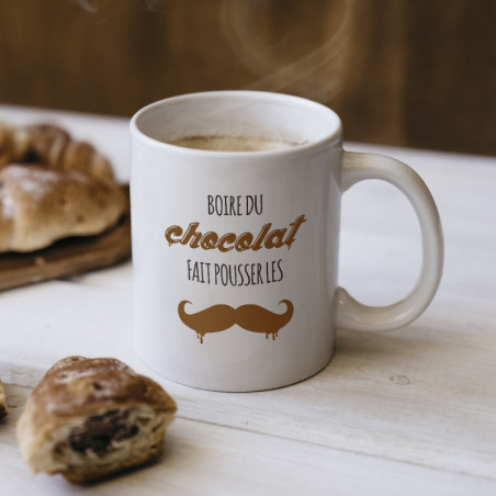 Mug boire du chocolat fait pousser les moustaches