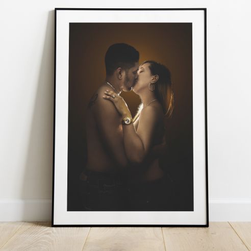 Couple enlacé poster