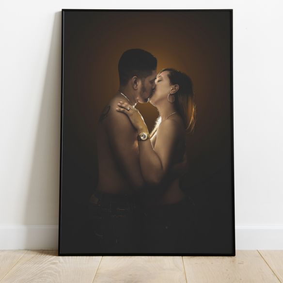 Couple enlacé poster
