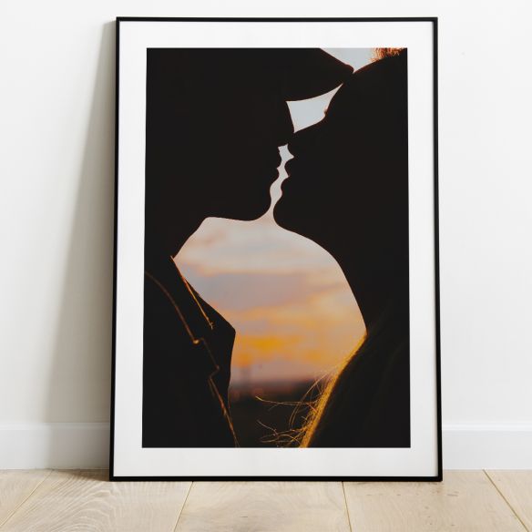 Couple qui s'embrasse poster