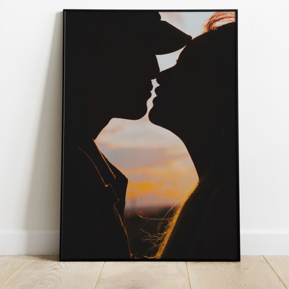 Couple qui s'embrasse poster