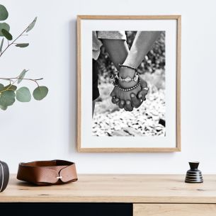 Main dans la main poster