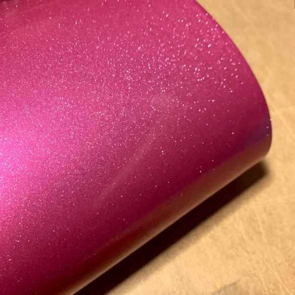 Film adhésif rose pailleté