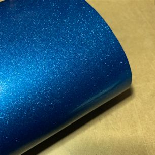 Film adhésif bleu saphire pailleté