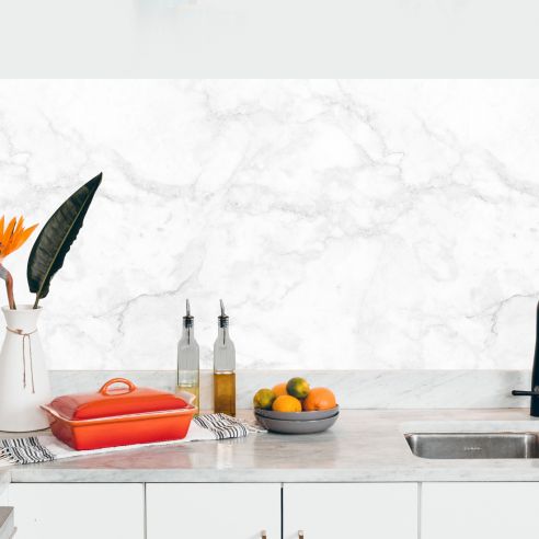 Crédence adhésive effet marbre blanc